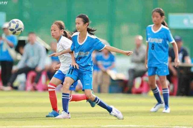 爱德华兹29+10+9 森林狼险胜独行侠大比分1-3