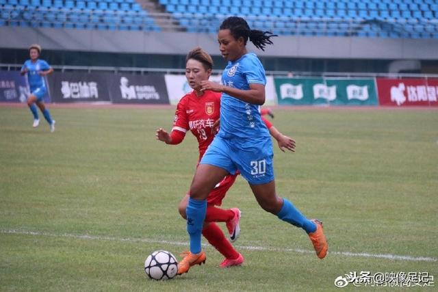 骑士大胜公牛开季14连胜 鹈鹕力克掘金止5连败